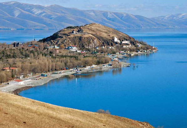 Սևանա լճի կենտրոնական էկոլոգիական գոտում օրենսդրության խախտմամբ 110 շինության առկայության դեպքի առթիվ քրեական գործ է հարուցվել