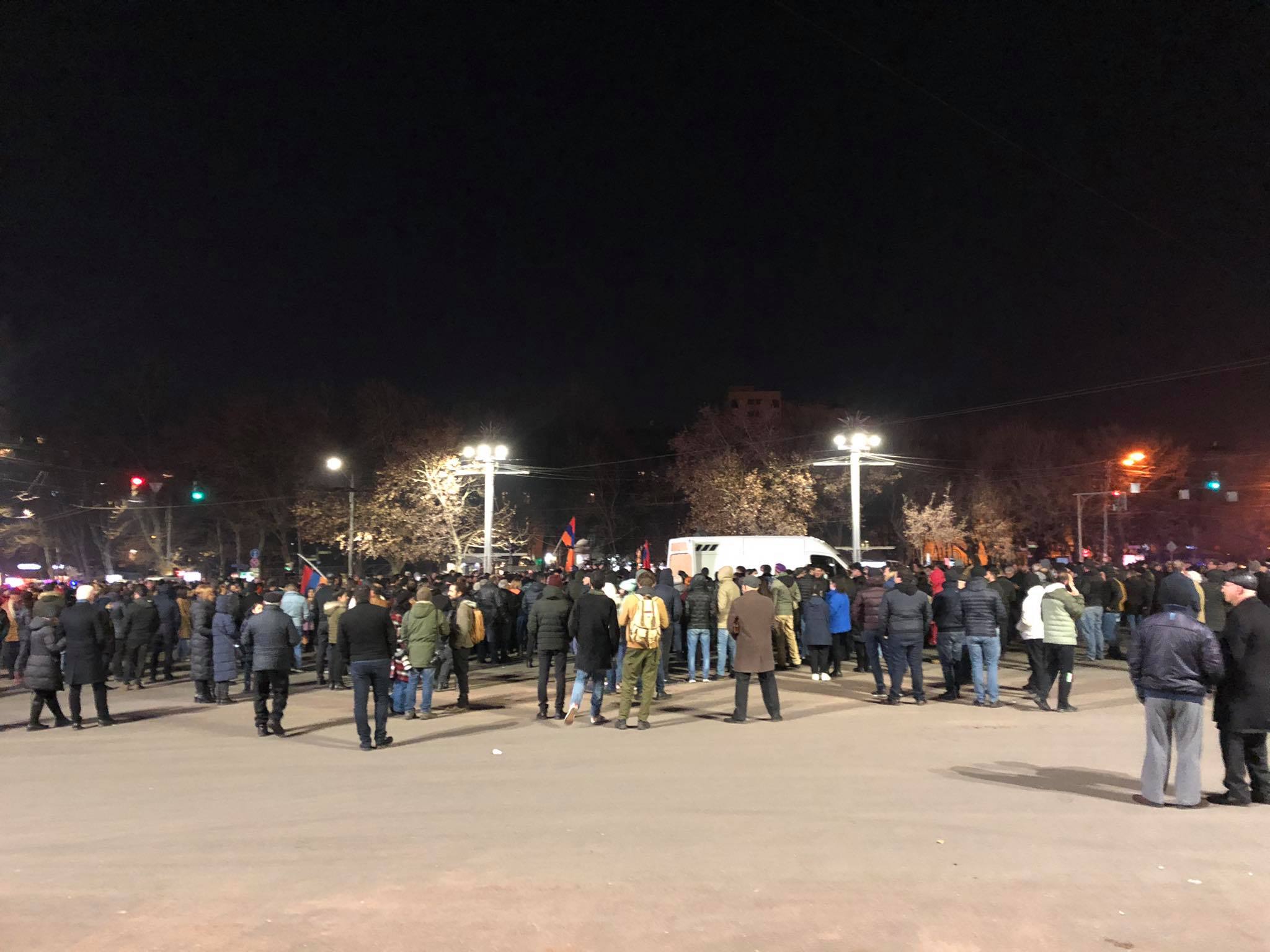 Հանրահավաքի մասնակիցները հասել են Ֆրանսիայի հրապարակ և կանգ առել