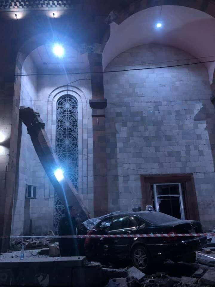 «Հայրենիք» կինոթատրոնի սյանը բախված մեքենայի վարորդը մահացել է