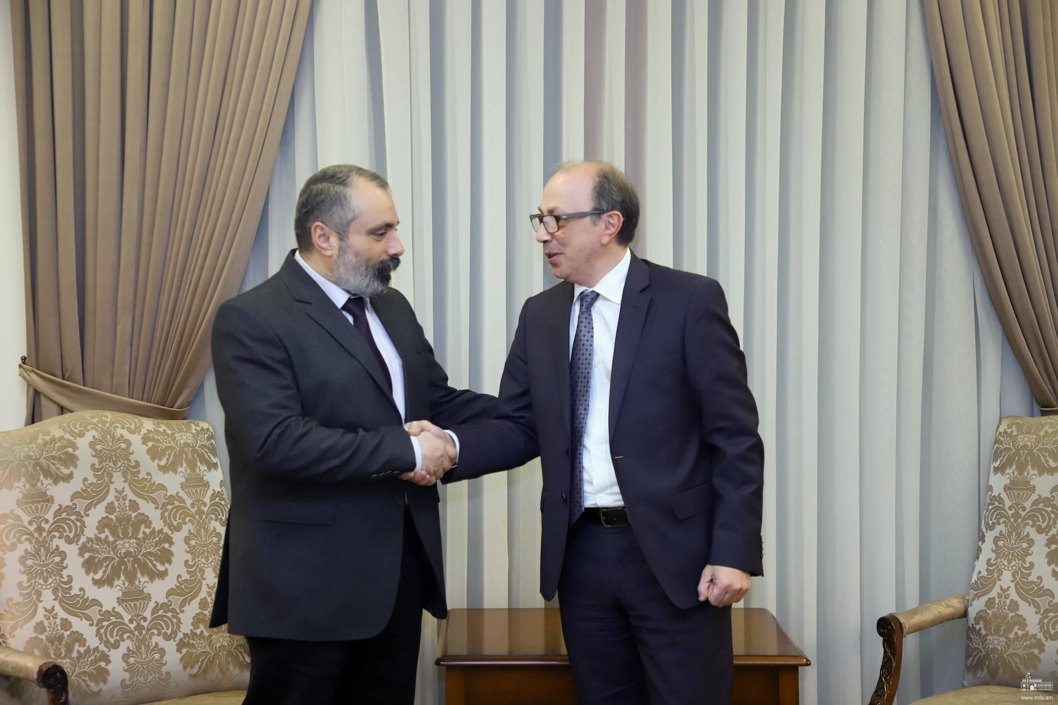 Արա Այվազյանը հանդիպել է Արցախի ԱԳ նախարար Դավիթ Բաբայանի հետ