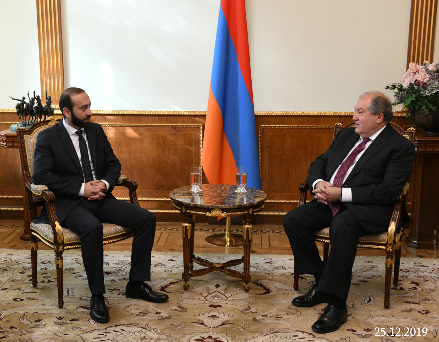 Արմեն Սարգսյանը հանդիպել է ԱԺ նախագահ Արարատ Միրզոյանի հետ