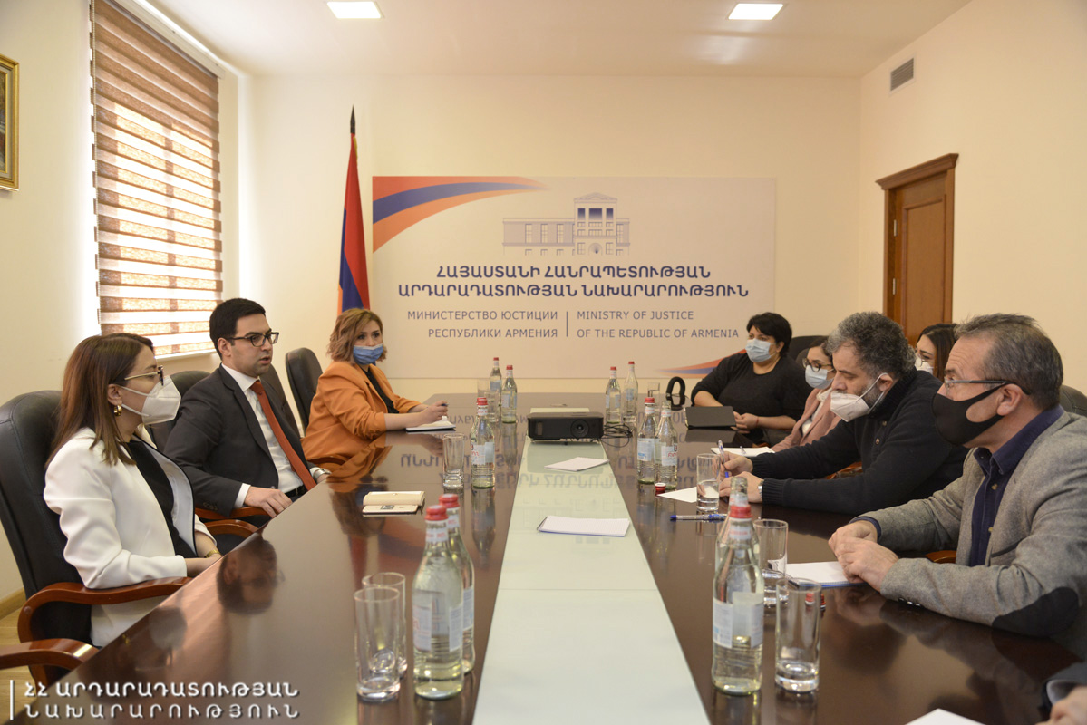 Ռուստամ Բադասյանը քաղհասարակության ներկայացուցիչների հետ քննարկել է համատեղ ուժերով  բարեփոխումներին նոր թափ հաղորդելու հնարավորությունը