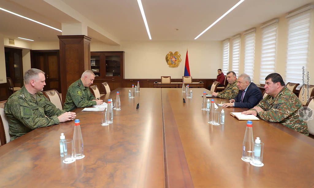 ՀՀ պաշտպանության նախարարն ընդունել է ՌԴ խաղաղապահ զորախմբի հրամանատարին