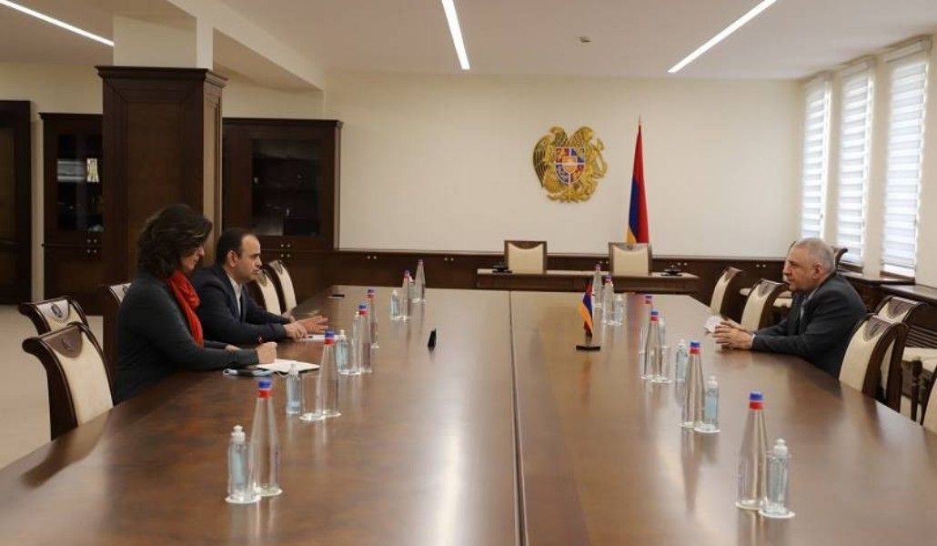 Զարեհ Սինանյանը հանդիպել է ՀՀ պաշտպանության նախարար Վաղարշակ Հարությունյանի հետ