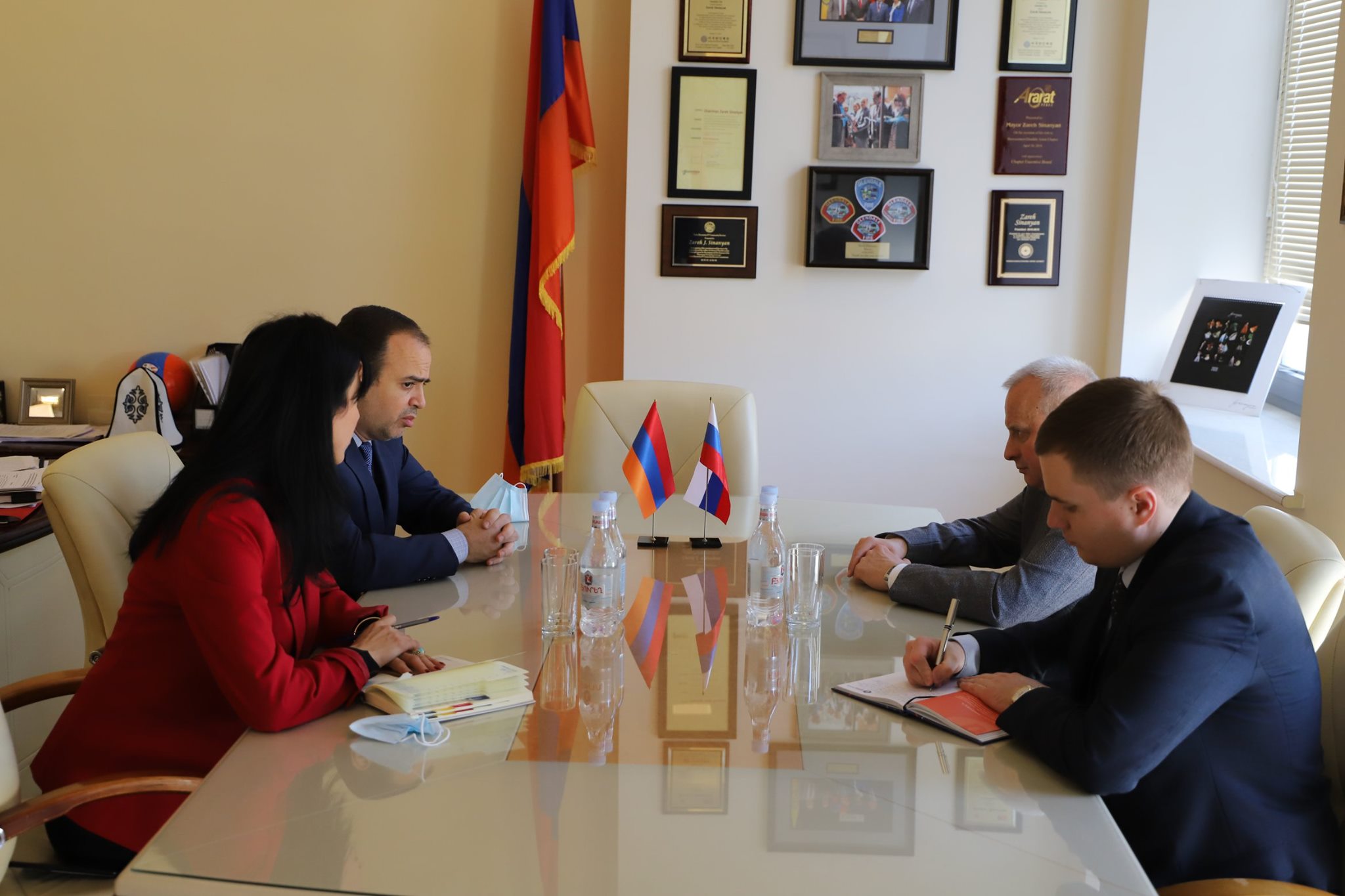 Գլխավոր հանձնակատար Զարեհ Սինանյանը հանդիպել է ՌԴ դեսպան Սերգեյ Կոպիրկինի հետ