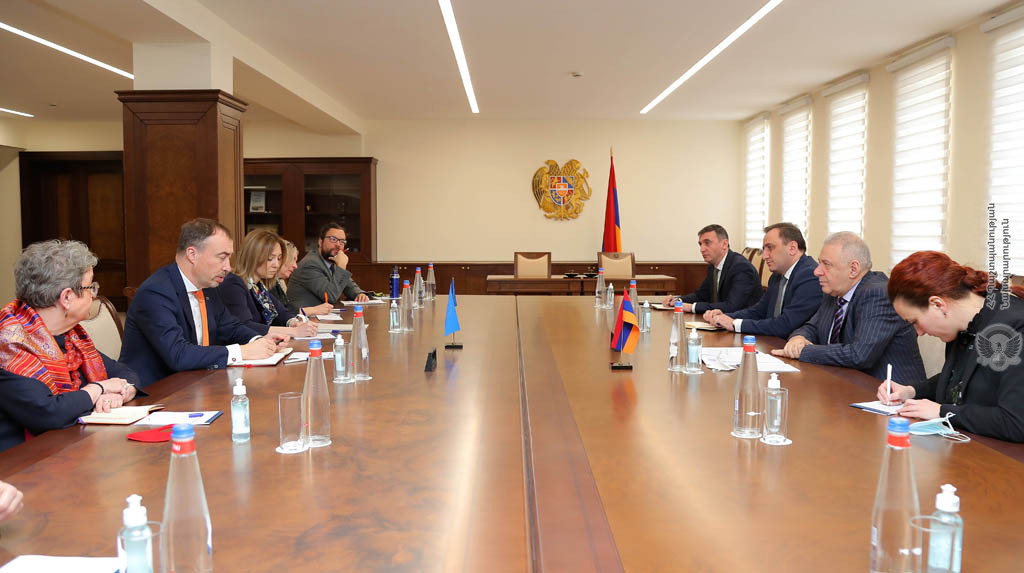 ՀՀ պաշտպանության նախարարն ընդունել է ԵՄ հատուկ ներկայացուցչի գլխավորած պատվիրակությանը