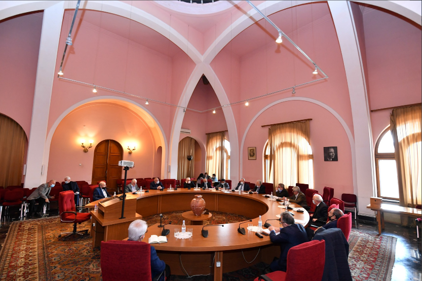 «Բարձրագույն կրթության և գիտության մասին» օրենքը նախարարը քննարկել է ԳԱԱ նախագահության անդամների հետ