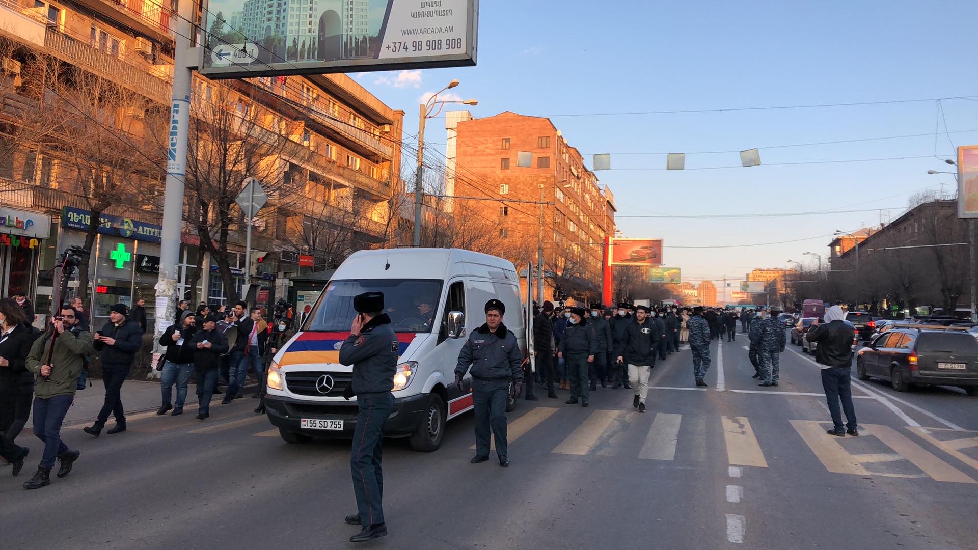 Հանրահավաքի երթը մեկնարկեց
