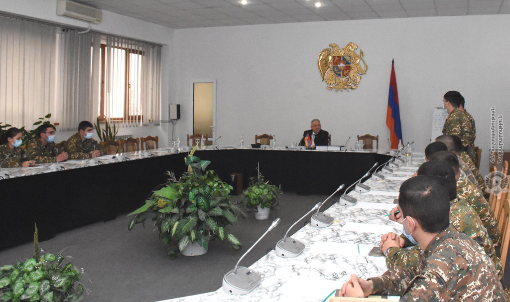 ՀՀ պաշտպանության նախարարն այցելել է ռազմական համալսարան