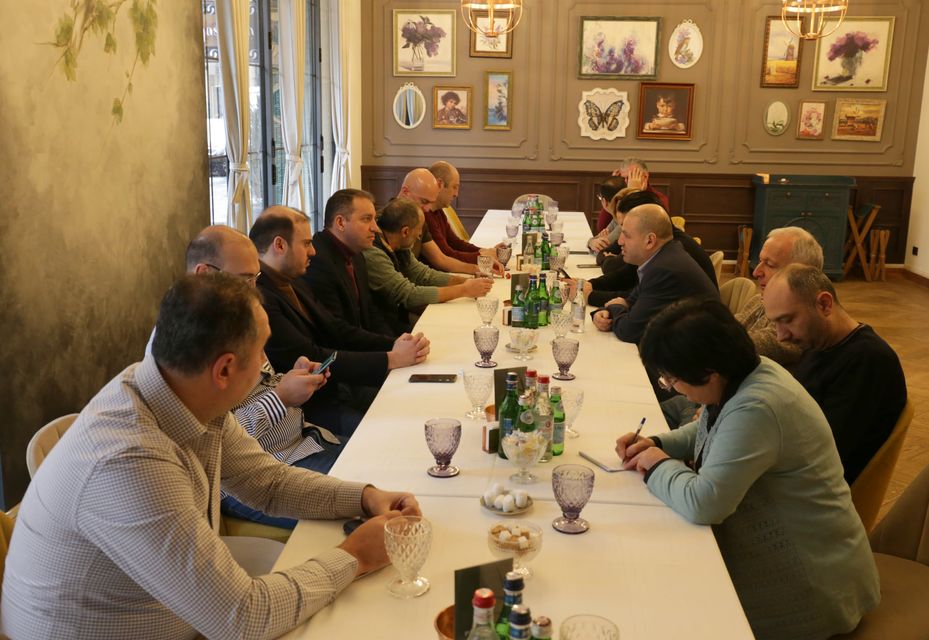 Էկոնոմիկայի նախարարը ոլորտի առողջացման հարցերն է քննարկել  «Ռեստորանների հայկական միության» ներկայացուցիչների հետ