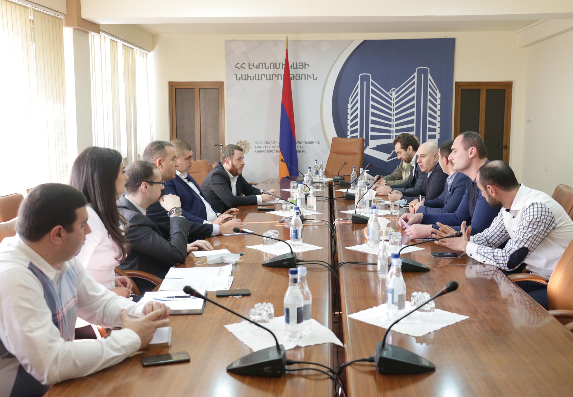 Էկոնոմիկայի նախարարը քննարկել է զբոսաշրջային ոլորտը սպասարկող տրանսպորտային ընկերությունների խնդիրները