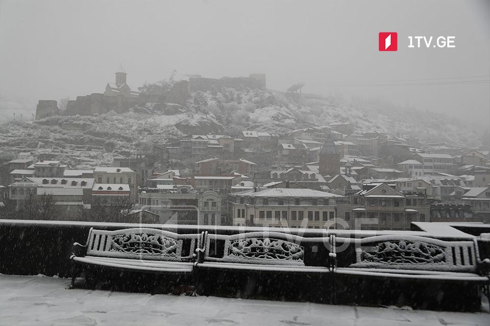 Թբիլիսիում մի քանի տարվա ընթացքում առաջին անգամ ձյուն է տեղացել