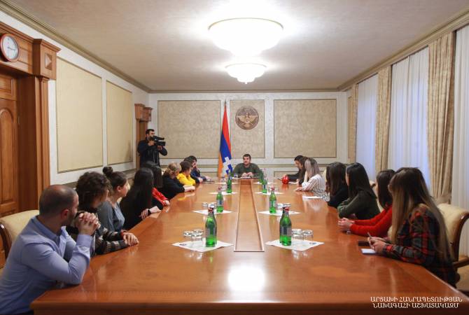 Արցախի նախագահն ընդունել է «Փախստականների միավորում հանուն արդարության» ՀԿ մի խումբ անդամների