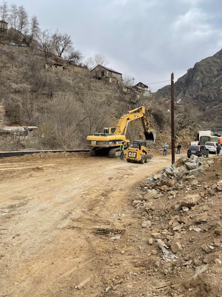 Վանաձոր-Ալավերդի-Վրաստանի սահման միջպետական ճանապարհին շարունակվում են հիմնանորոգման աշխատանքները