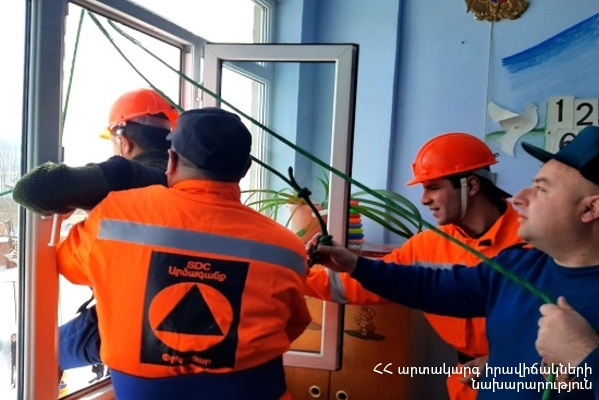 Գանձակի միջնակարգ դպրոցում «Տարհանում և տուժածներին առաջին օգնության ցուցաբերում» թեմայով վարժանք է անցկացվել