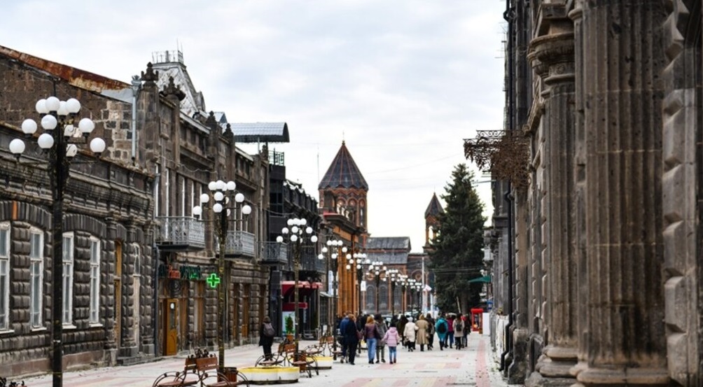 Ոստիկանությանը հանձնարարվել է վերացնել Գյումրիում շարունակվող որոշ հակաօրինական գործունեության տեսակներ