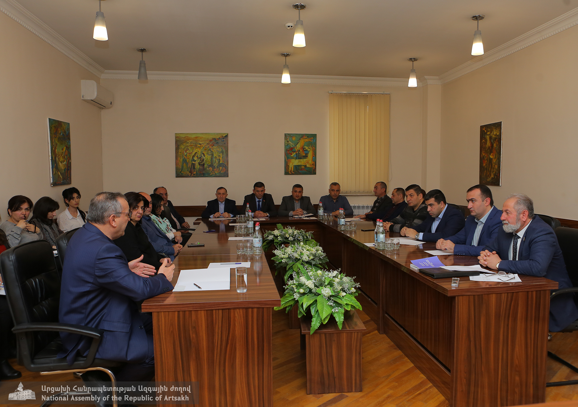 Կայացել է ԱՀ ԱԺ ֆինանսաբյուջետային և տնտեսական կառավարման հարցերի մշտական հանձնաժողովը նիստը