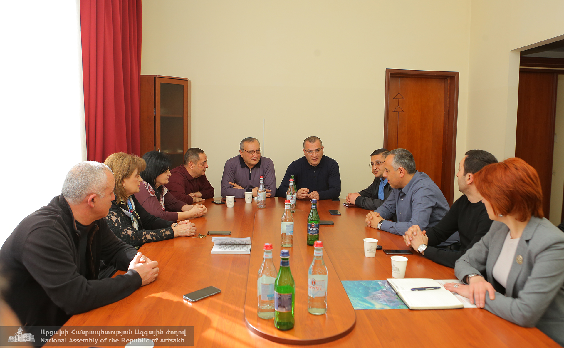 ԱՀ խորհրդարանի խմբակցությունները հանդիպել են Հաշվեքննիչ պալատի անդամի նոր թեկնածուի հետ