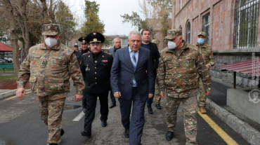 ՀՀ պաշտպանության նախարարն այցելել է զինվորական հոսպիտալ