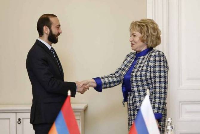 Արարատ Միրզոյանը պարգևատրել է Վալենտինա Մատվիենկոյին ԱԺ Պատվո մեդալով