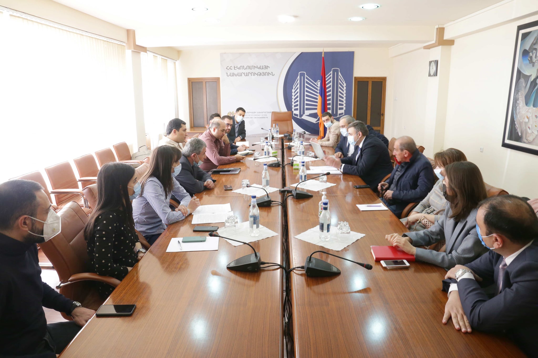 ՀՀ էկոնոմիկայի նախարարությունում կայացել է քննարկում խոշոր առևտրային ցանցերի ներկայացուցիչների հետ
