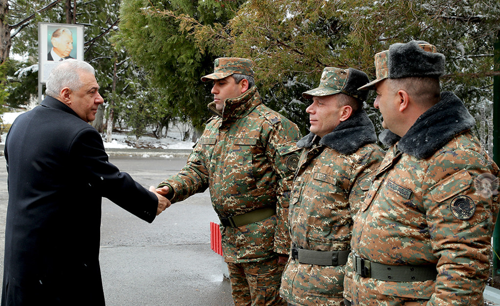 Պաշտպանության նախարարն այցելել է հատուկ նշանակության զորամաս