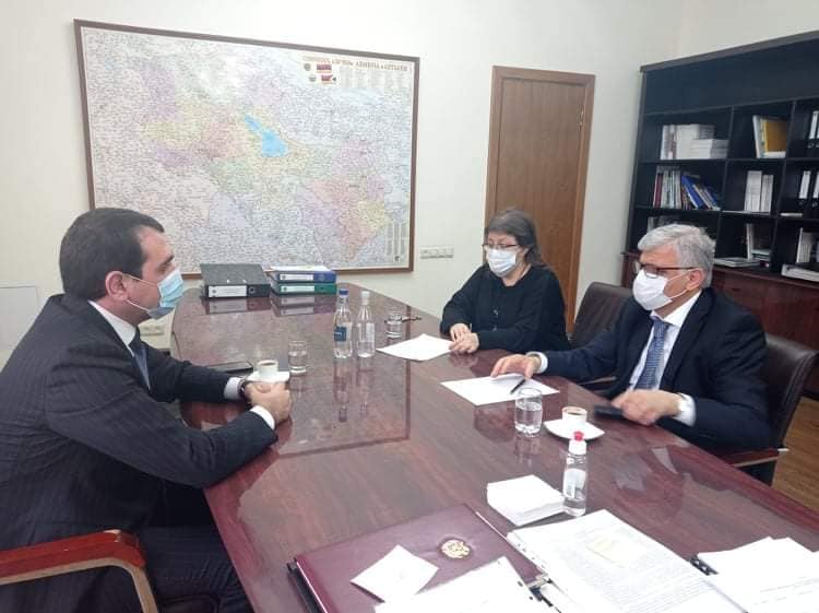 Շիրակի մարզպետը և ՀՀ քաղաքաշինության կոմիտեի նախագահը քննարկել են վթարային բնակֆոնդի հիմնախնդիրները