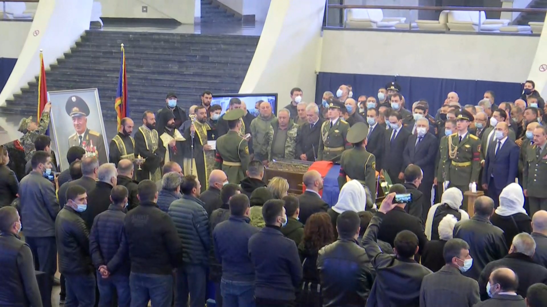 «Նրա հիշատակը սերունդները վառ կպահեն»․ Երևանը հրաժեշտ է տալիս Կոմանդոսին