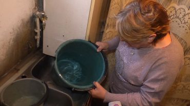 Գյումրիի տնակային թաղամասերից մեկի բնակիչները բողոքում են խմելու ջրի որակից․ ծորակներից հոսող ջուրը կասկածելի բաղադրության է