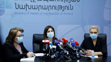 Առողջապահության նախարարն ասել է, թե առաջին փուլում ռիսկի որ խմբերն արտոնություն կունենան պատվաստվելու