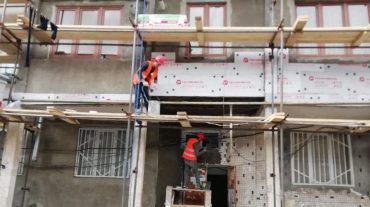 Քաջարանի բազմաբնակարան շենքերն արդիականացվում են և ջերմամեկուսացվում