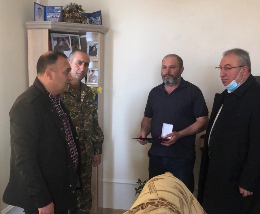 Հետմահու հուշամեդալներ Արցախյան պատերազմում նահատակված հերոսներին