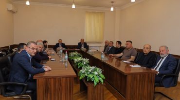 ԱԺ նախագահ Արթուր Թովմասյանը հրավիրել է աշխատանքային խորհրդակցություն