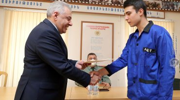 ՀՀ պաշտպանության նախարարն այցելել է կենտրոնական կլինիկական զինվորական հոսպիտալ