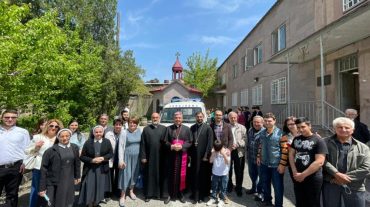 Հռոմի պապը Հայաստանին բժշկական սարքավորումներ և շտապօգնության մեքենա է նվիրել