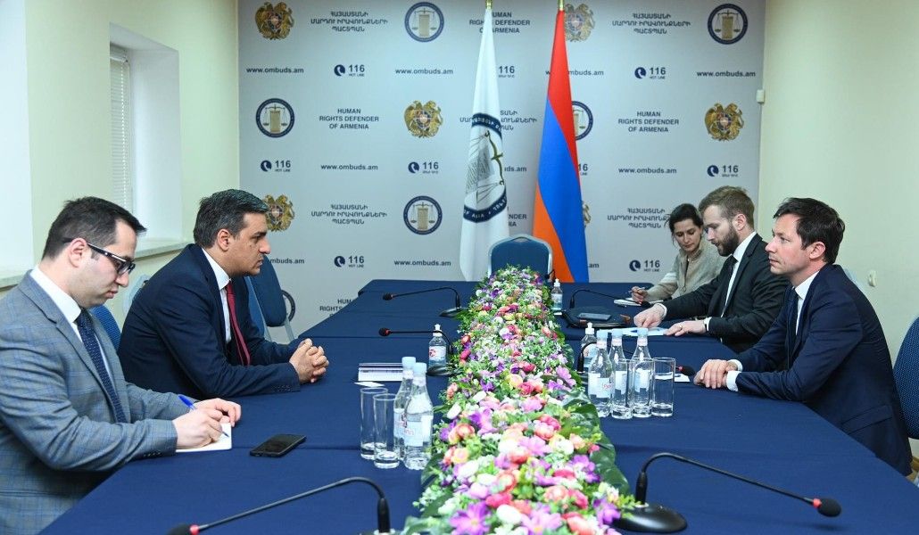 Պաշտպանը գերիների անհապաղ վերադարձի հարցը ներկայացրել է ԵԽ-ի ֆրանսիացի պատգամավորին