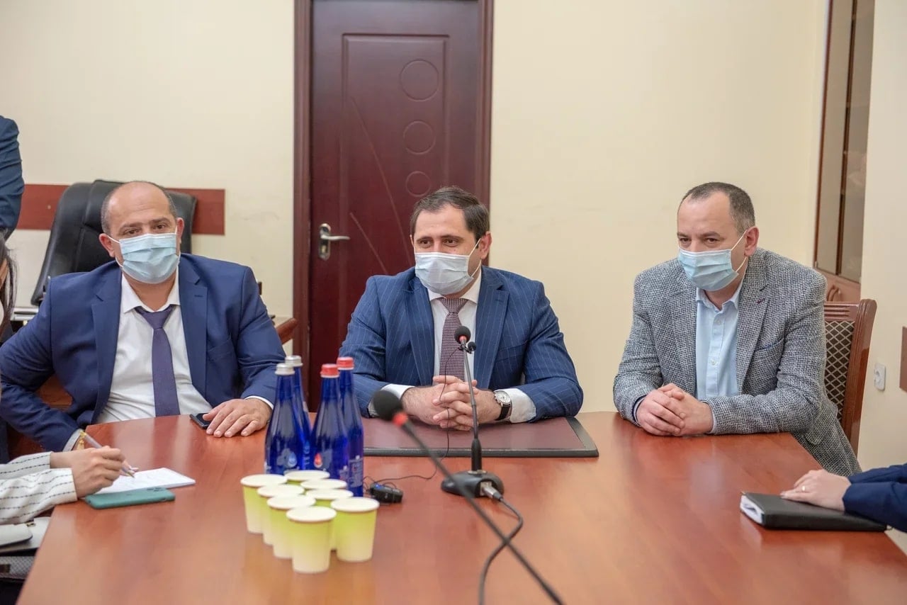 Սուրեն Պապիկյանը ներկայացրել Է Իջևանի քաղաքապետի պաշտոնակատարին