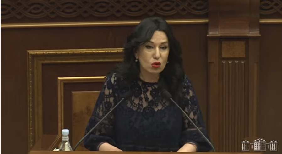 Նաիրա Զոհրաբյանը պահանջում է համաներում կիրառել նաև սահմանների փակ լինելու պատճառով պատերազմին մասնակցել չկարողացած երիտասարդների նկատմամբ