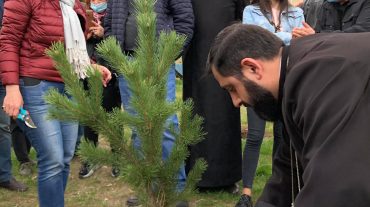 Երևանի Սուրբ Գրիգոր Լուսավորիչ Մայր եկեղեցուն հարող տարածքում կազմակերպվել է խորհրդանշական ծառատունկ