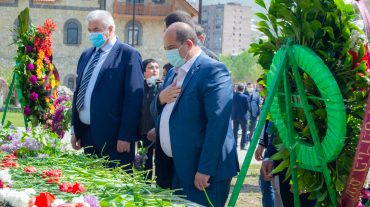 Տավուշի մարզպետը հարգանքի տուրք է մատուցել Հայոց ցեղասպանության զոհերի հիշատակին