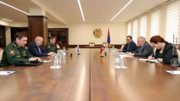 Պաշտպանության նախարարը և ՀՀ-ում ՌԴ դեսպանը անդրադարձել են գերիների վերադարձի խնդրի անհապաղ լուծման անհրաժեշտությանը