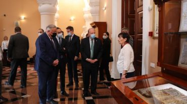 Ֆրանսիայի Սենատի նախագահ Ժերար Լարշեի գլխավորած պատվիրակությունն այցելել է Մատենադարան