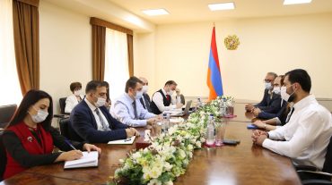 Բարձր տեխնոլոգիական արդյունաբերության նախարարը հանդիպել է Հայաստանի օպերաատորների միության ներկայացուցիչների հետ