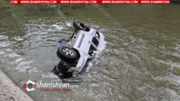 Nissan X-Trail-ը Հրազդանի կիրճում տապալել է էլեկտրասյունը, կոտրել բետոնյա հենապատը և կողաշրջված հայտնվել է Հրազդան գետում
