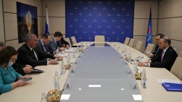 ՀՀ ԱԽ քարտուղարը Մոսկվայում հանդիպել է «Ռոսկոսմոս»-ի գլխավոր տնօրեն Դմիտրի Ռոգոզինի հետ
