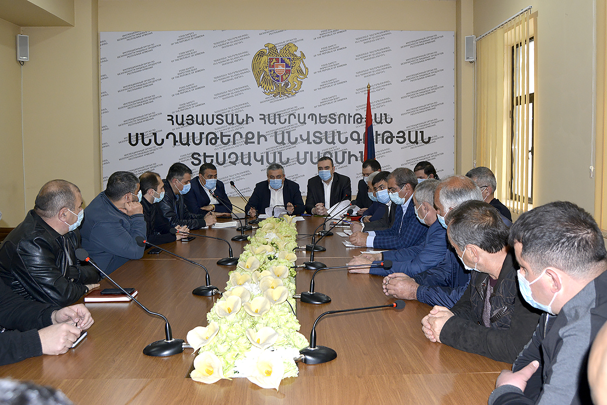 Քննարկում ՍԱՏՄ-ում ձկնաբուծությամբ զբաղվող 20-ից ավելի ընկերությունների ներկայացուցիչների հետ 