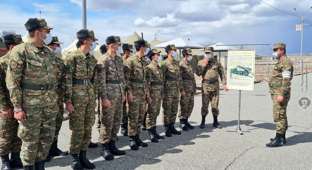 Ստուգումներ հրետանային զորամասերում. ՊՆ