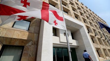 Թբիլիսիում բողոքի ակցիա է անցկացվում ժամը 21․00-ից հետո փողոց դուրս գալու արգելքը վերացնելու պահանջով