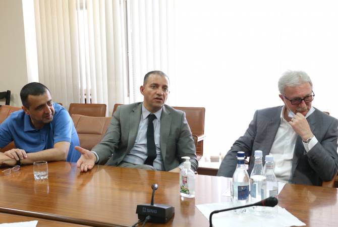 Վահան Քերոբյանը պտուղ-բանջարեղեն վերամշակող ընկերությունների ներկայացուցիչների հետ քննարկել է ոլորտի խնդիրները