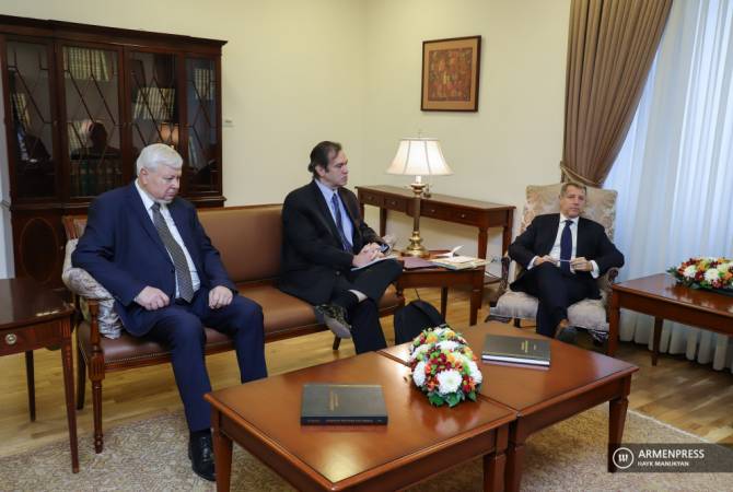 ԵԱՀԿ Մինսկի խմբի համանախագահները կոչ են արել ազատ արձակել բոլոր ռազմագերիներին, վերատեղակայել զորքերը